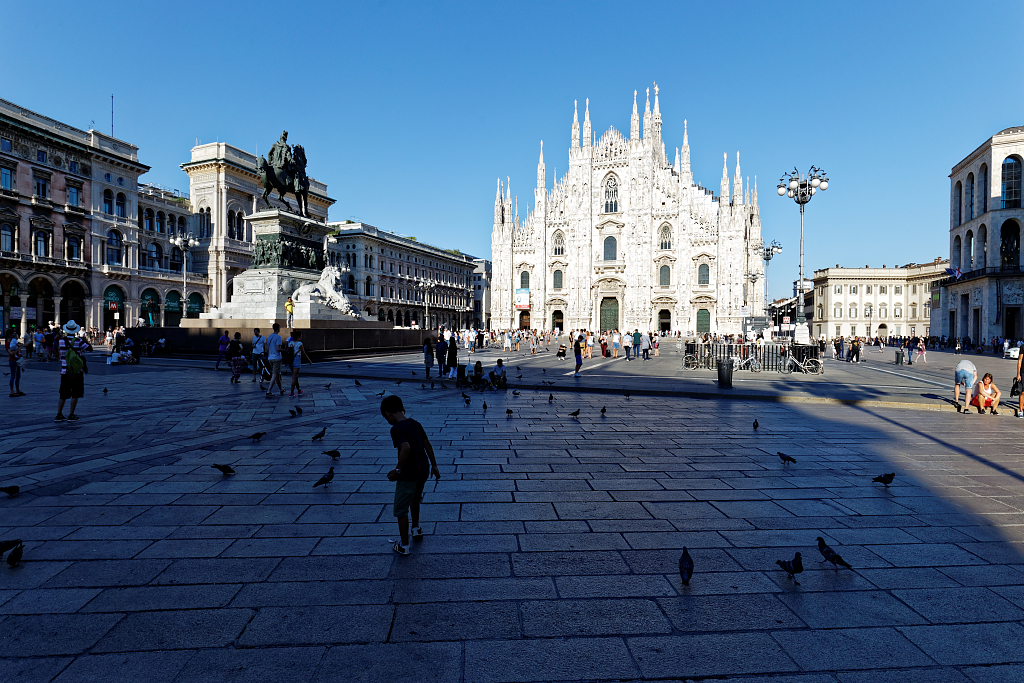 IT-Milano-Cattedrale-E6D_2016-08-14_9580_0002.jpg