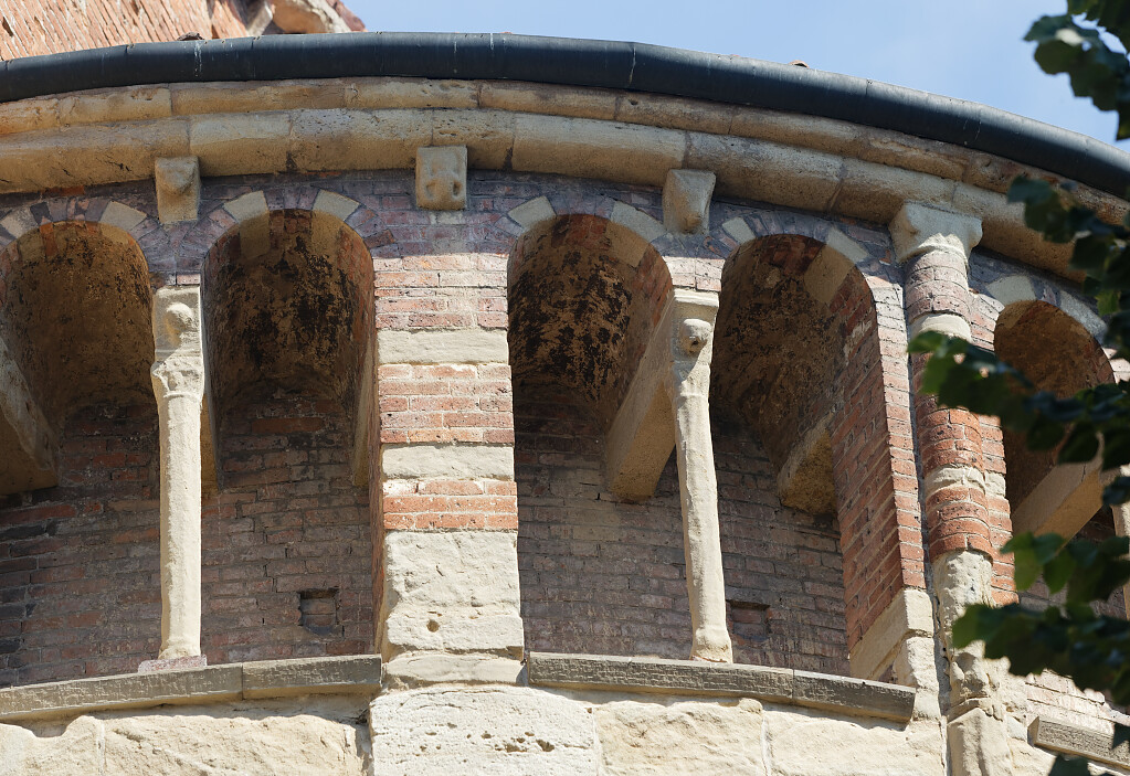 IT-Pavia-San_Michele_Maggiore-E6D_2016-08-15_9659.jpg