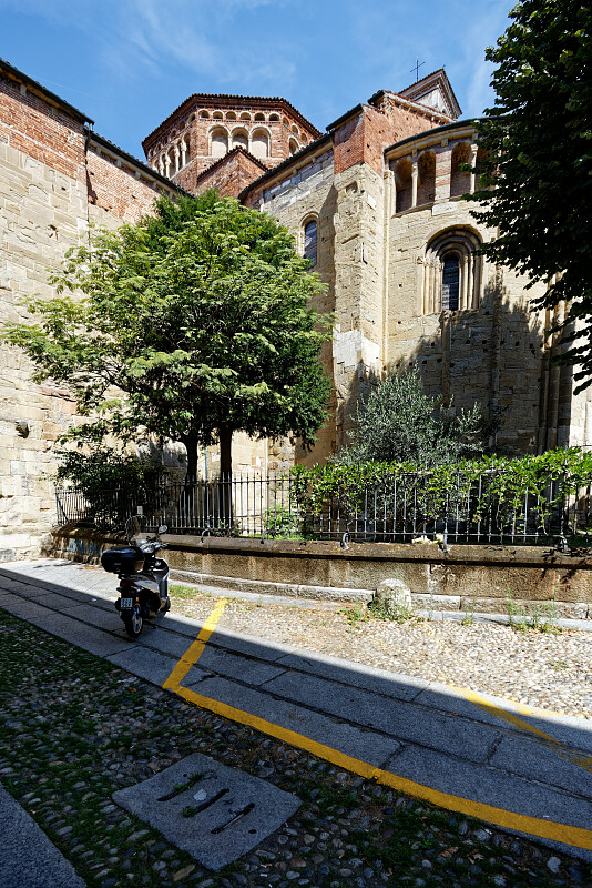 IT-Pavia-San_Michele_Maggiore-E6D_2016-08-15_9674.jpg