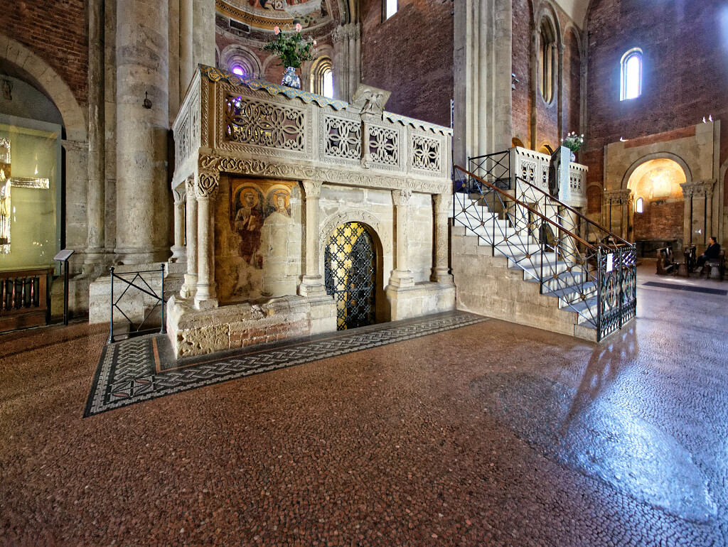 IT-Pavia-San_Michele_Maggiore-E6D_2016-08-15_9701.jpg