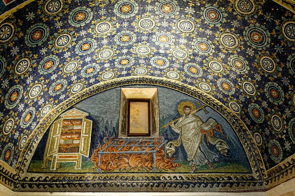 IT-Ravenna-Galla_placidia-E5D_2014-08-18_4110_0001.jpg