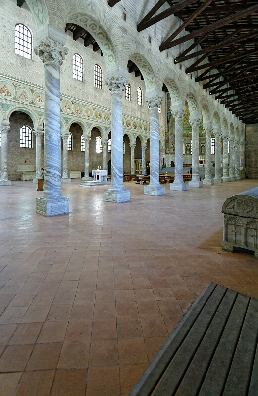 IT-Ravenna-SantApollinareinClasse-E5D_2014-08-18_4171.jpg