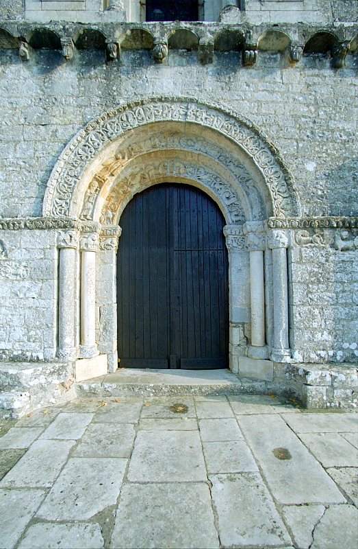 Notre Dame de Genouillé