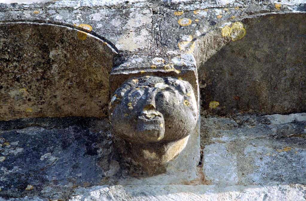 Notre_Dame_de_Genouille_2943-0035.jpg