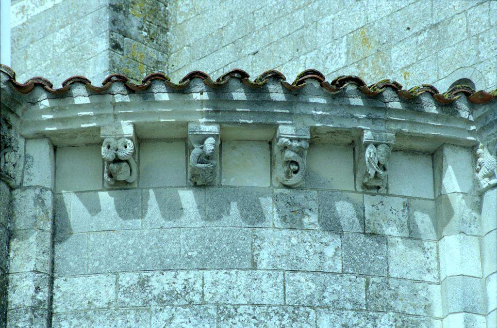 St_Nicolas_Maillezais006.jpg