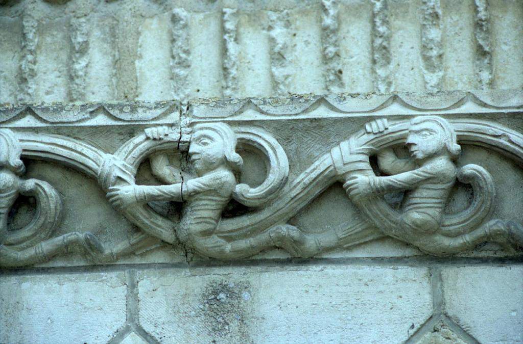 St_Nicolas_Maillezais010.jpg