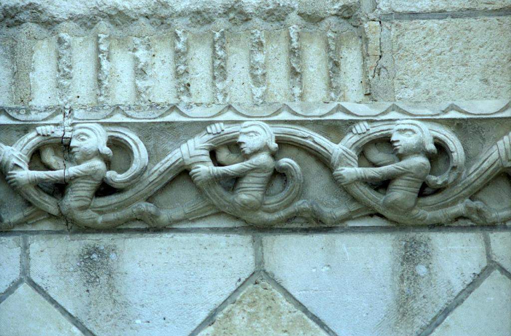 St_Nicolas_Maillezais011.jpg